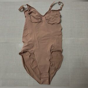 Skims brief bodysuit size 4x